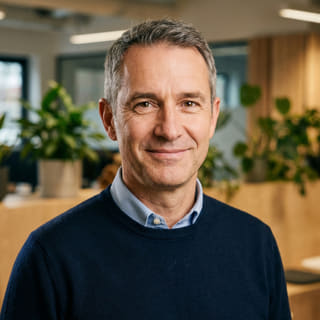 James Mitchell, Diretor Executivo da Tutelança